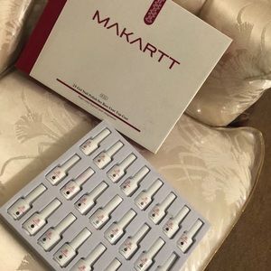 Makarrt Gel Polish Set.